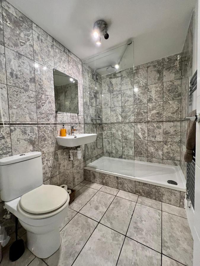 Great 2 Bedrooms Apartment 15 Mins From The Centre Лондон Екстериор снимка